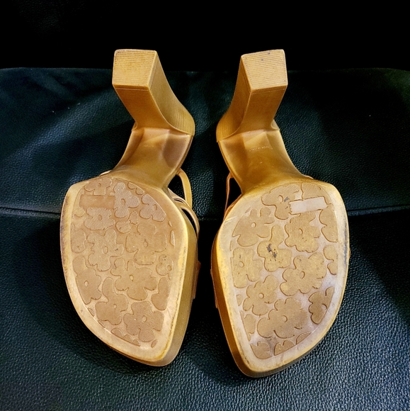 Size 39 strapy tan square heels - Picture 4 of 4